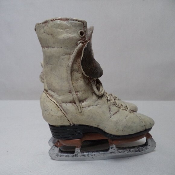 Department 56 Holly Lane Dickens Village Ice Skates Resin Christmas Decor - Picture 4 of 9